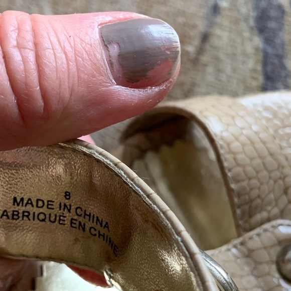 Liz Claiborne woman’s slide on sandals size 8 - Picture 4 of 8